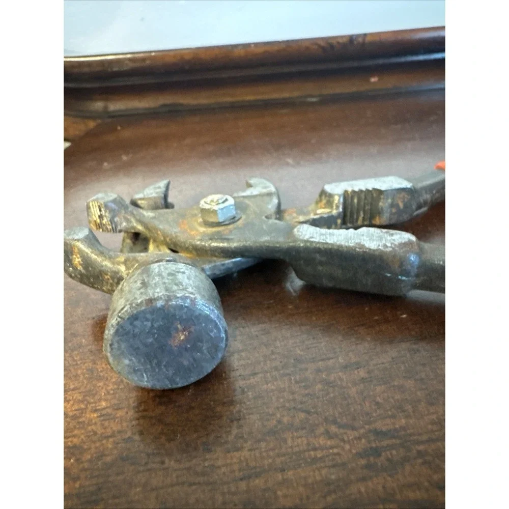 Vintage Fencing Pliers Multi-Tool Hammer Wire Cutter Red Grips Industrial
